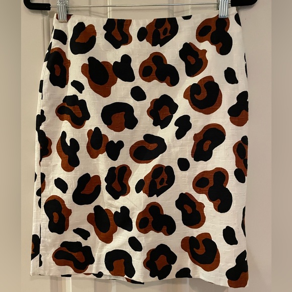 Darling animal-print Talbots Petites skirt. Size 2P. Very good condition. - Picture 1 of 3